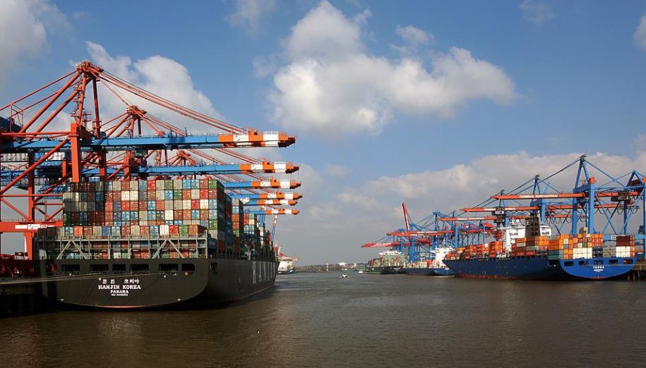 « Des centaines de navires bloqués devant les ports chinois !! » L’édito de Charles SANNAT