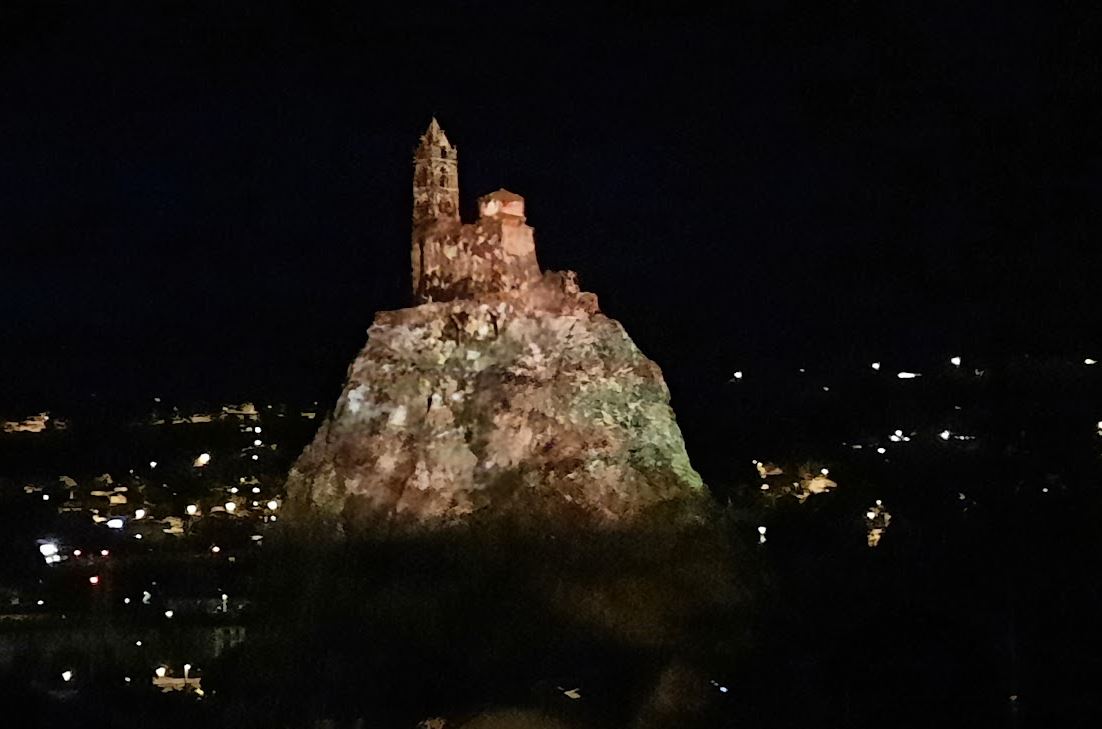 « Idée de vacances d’économiste BBC (avec Bon Bilan Carbone)… le Puy en Velay,  ». L’édito de Charles SANNAT