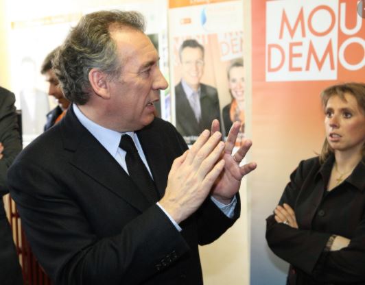 Bayrou dénonce la rupture entre la base et les pouvoirs