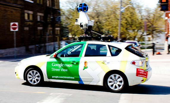 Accident pour la Google Car qui a percuté un bus en plein trafic !! Les images ici !