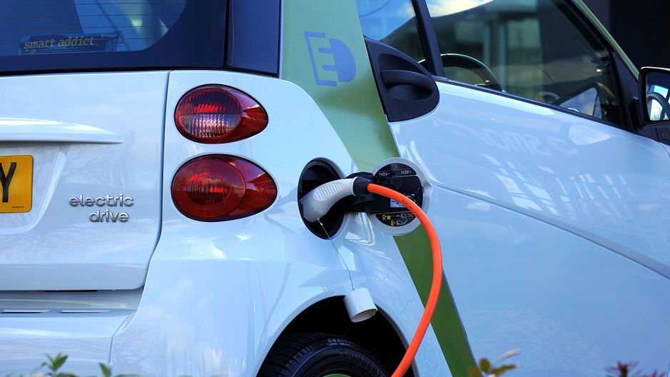 Oui, la petite voiture électrique est quand même écologique - Challenges